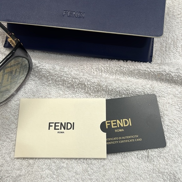 FENDI Monogram Sunglasses - Picture 7 of 9